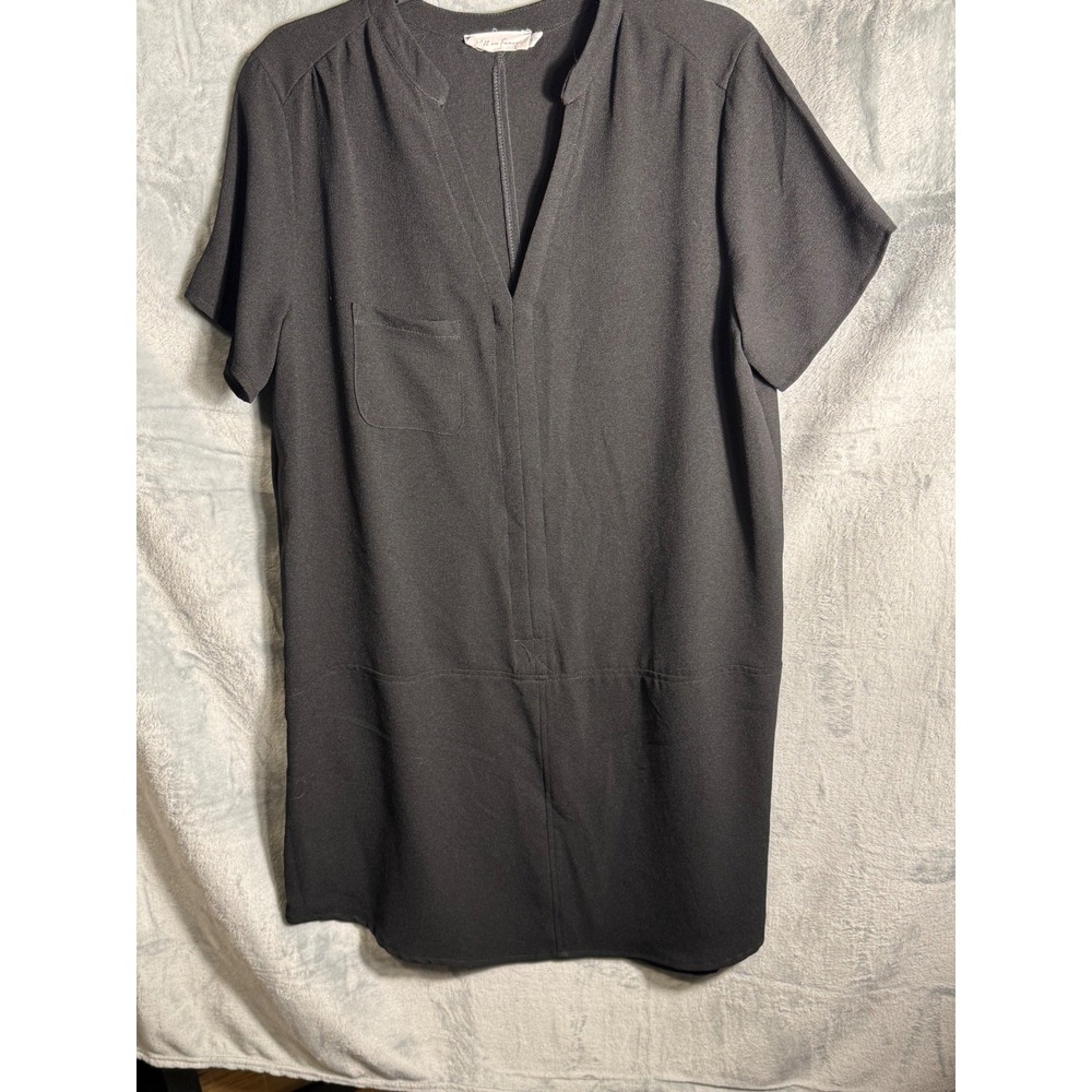 All in Favor Black V Neck Short Sleeve Pocket‎ Dress
 XL minimalist lightweight